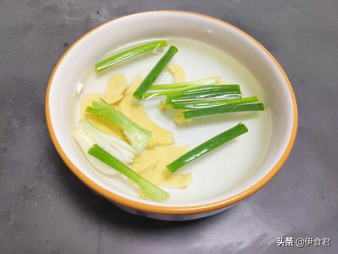 家常小吃抄手做法大揭秘（天津特色美食，学会制作一份地道的抄手）