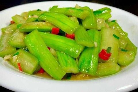 炒丝瓜的做法，简单易学，轻松料理美味佳肴