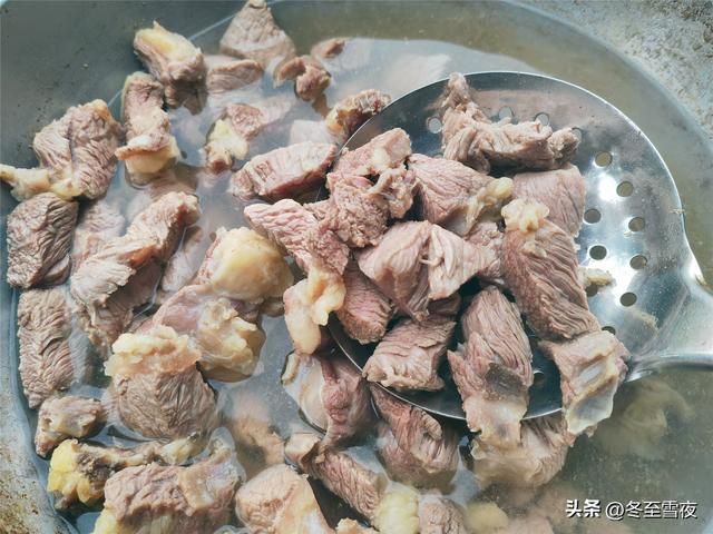 土豆牛肉的做法：口感绵软的土豆牛肉，让你感受美味与满足！