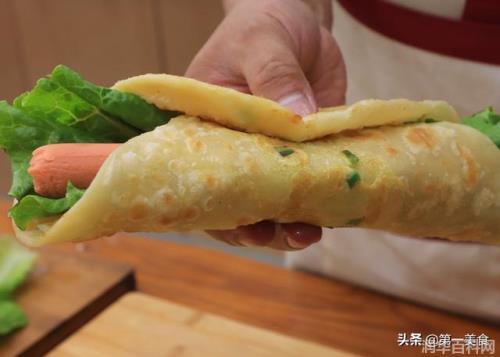 鸡蛋灌饼的做法：制作鸡蛋灌饼的技巧与窍门，让你轻松吃到美味的灌饼