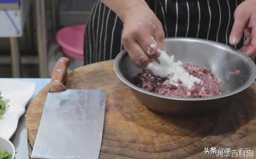 孜然羊肉做法：独特孜然风味的羊肉制作方法，尝鲜孜然羊肉的美味滋味