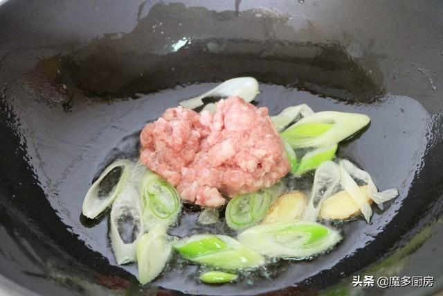 嘎鱼炖豆腐的制作方法，美味汤菜助消暑！