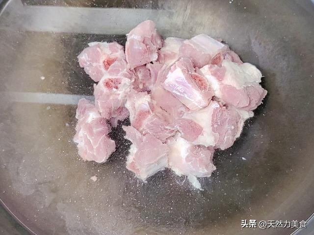 排骨汤怎么炖好吃：制作美味排骨汤的技巧和窍门分享