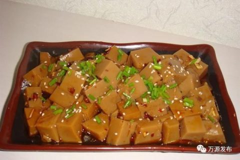 橡子豆腐：品尝橡子豆腐的独特风味和制作方法