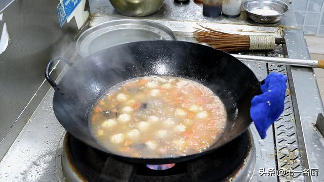 家常煲汤食谱大全：家庭备菜必备，品味四季的煲汤做法技巧