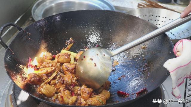 大盘鸡的做法：家常大盘鸡的制作步骤与口味调整技巧分享