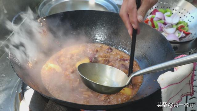 大盘鸡的做法：家常大盘鸡的制作步骤与口味调整技巧分享