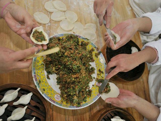 水饺的做法：手工水饺制作技巧，水饺的包法和煮熟时间掌握要领