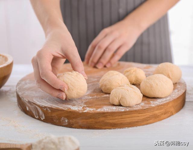 馒头的做法大全：不同馒头制作方法汇总，馒头发酵时间和材料选择策略