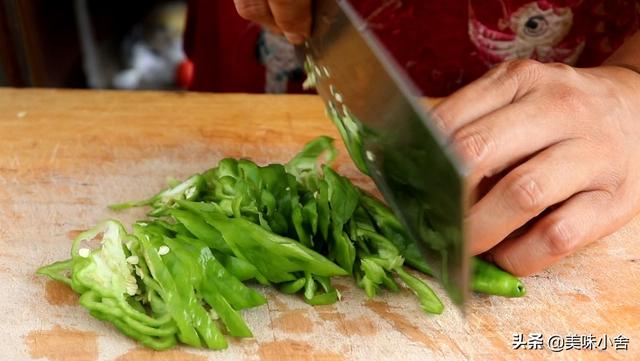 蒜茄子的做法 | 蒜香四溢的茄子美食，享受料理的简单快乐