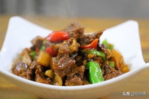 土豆烧牛肉怎么做才好吃？香料很关键，掌握这一步，牛肉软烂多汁