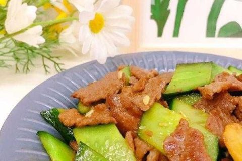 黄瓜炒肉片